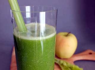 Celery-Apple Green Smoothie